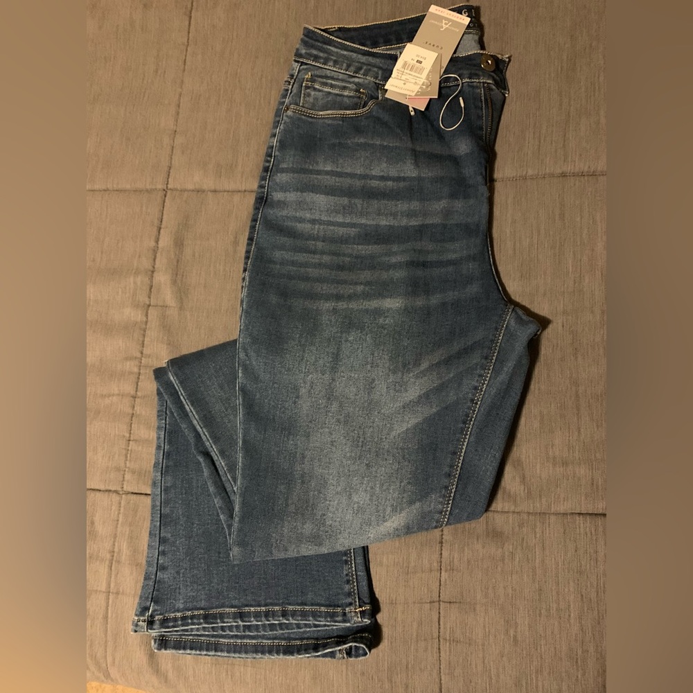 Bootcut denims - NEW - Picture 2 of 3